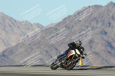 media/Dec-01-2025-Moto Forza (Mon) [[2daa91e15f]]/2-Intermediate Group/Session 4 Turn 9/